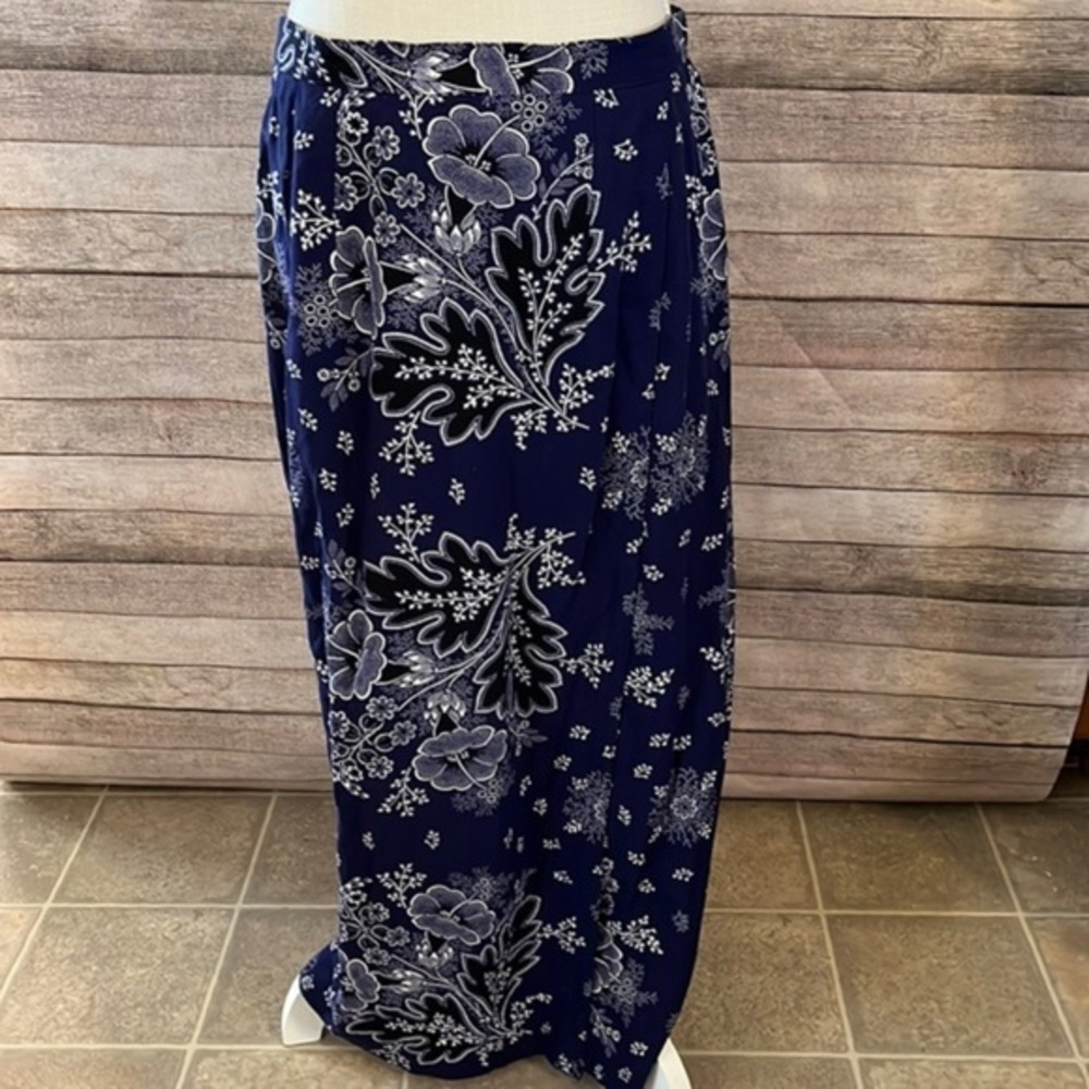 Coldwater Creek Women’s Skirt. Size 12